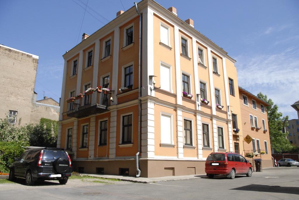 Hotel Knights Court Riga Esterno foto