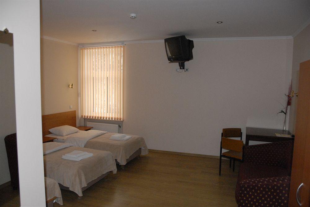 Hotel Knights Court Riga Esterno foto