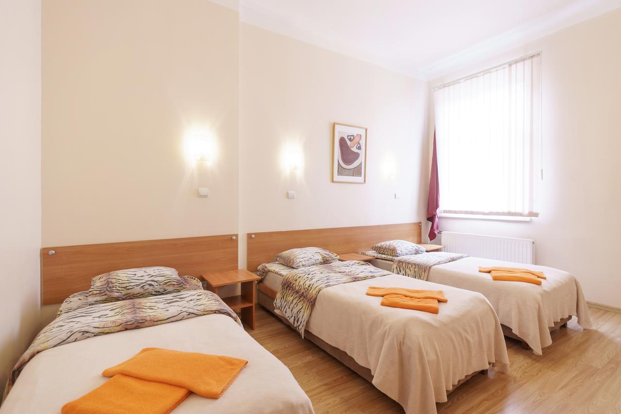 Hotel Knights Court Riga Esterno foto