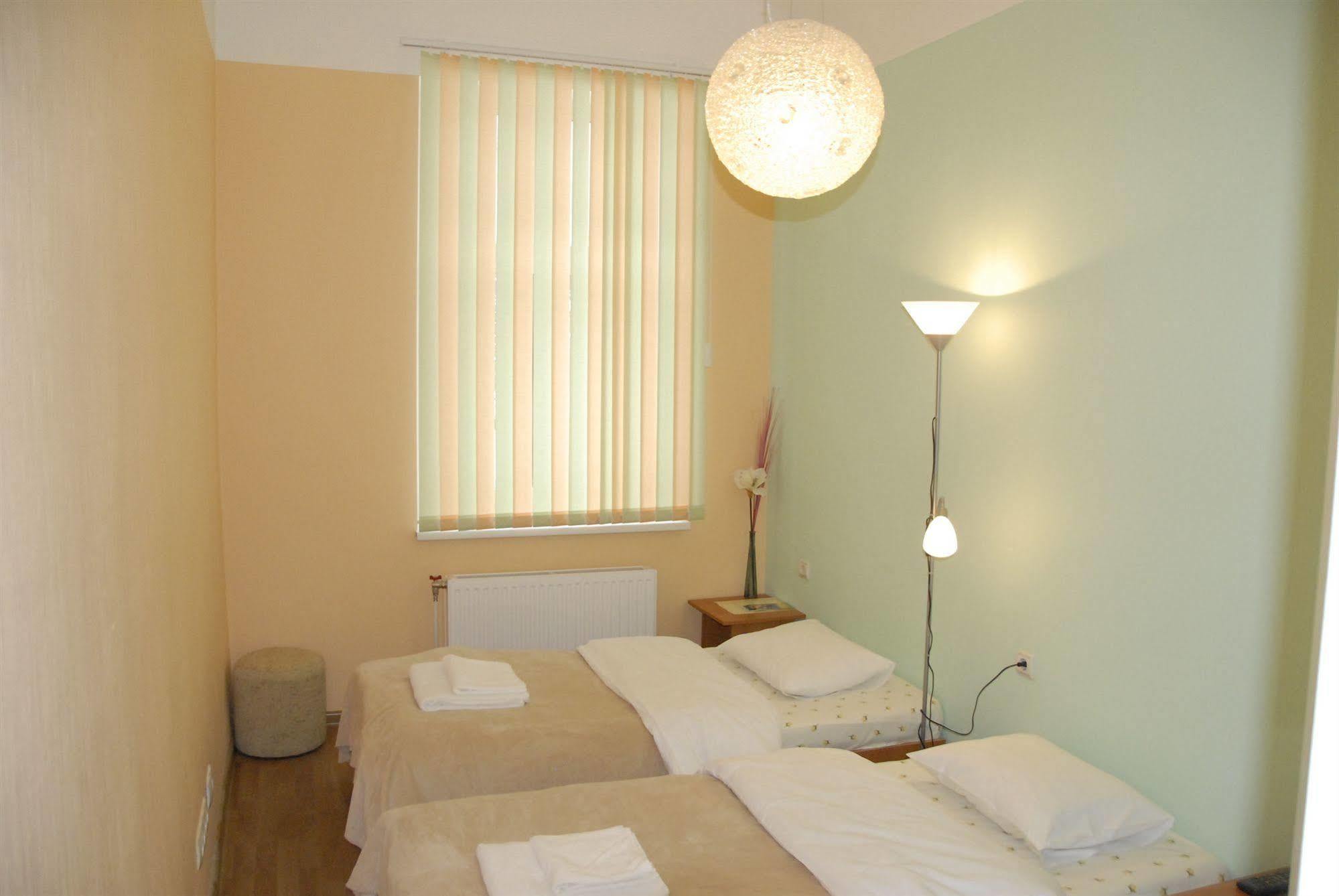 Hotel Knights Court Riga Esterno foto