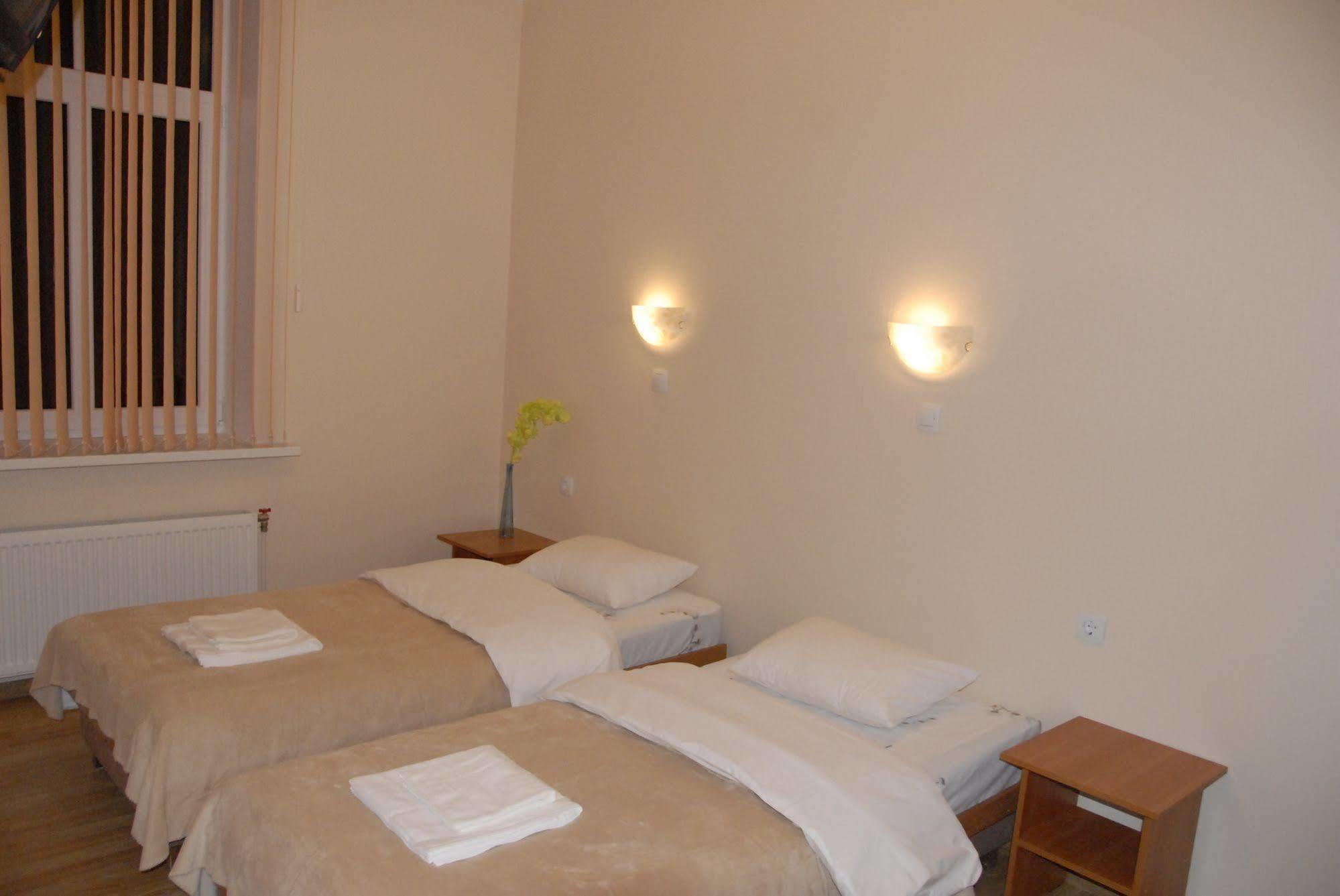 Hotel Knights Court Riga Esterno foto